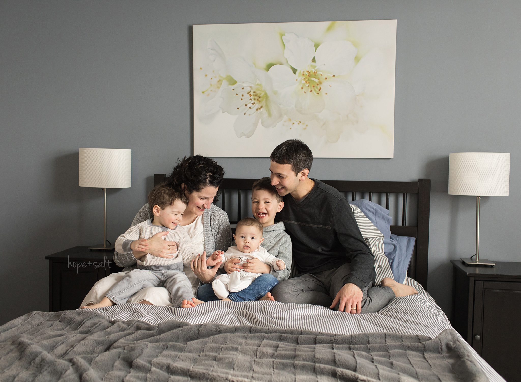 Lifestyle Family Photos at Home in Burlington Hope Salt Photography Burlington Oakville Newborn Baby Photographer