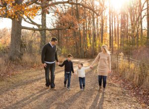 outdoor fall family photos in burlington ontario by newborn photographer hope and salt